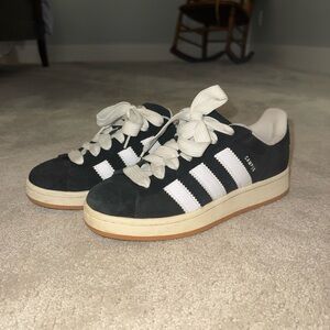 Black Adidas Campus!